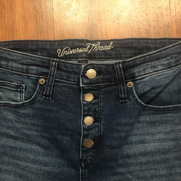 Universal Thread Frayed Hem Jeans - Picture 3 of 3